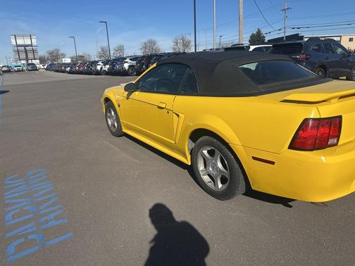 2004 Ford Mustang Base