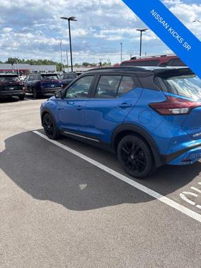 Electric Blue/Super Black 2021 Nissan Kicks SR