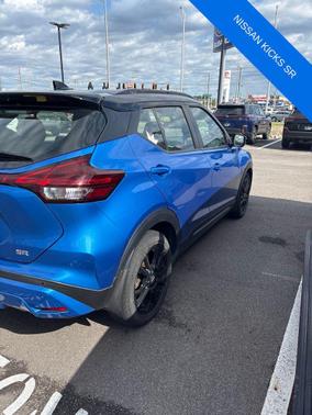 Electric Blue/Super Black 2021 Nissan Kicks SR