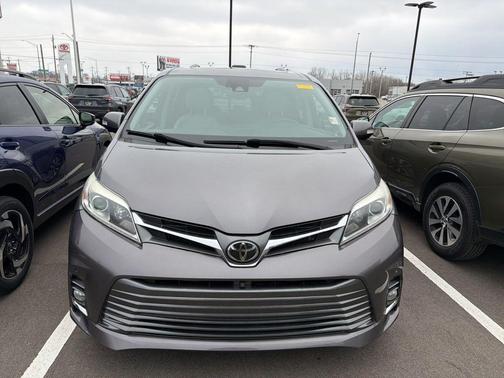 2020 Toyota Sienna Limited Premium