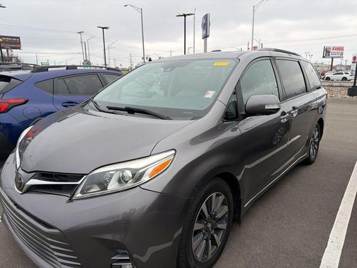 2020 Toyota Sienna Limited Premium
