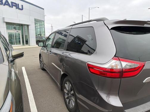 2020 Toyota Sienna Limited Premium