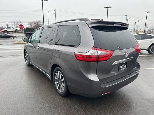 2020 Toyota Sienna Limited Premium