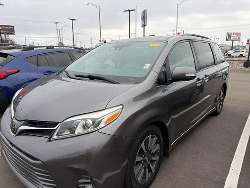 2020 Toyota Sienna Limited Premium