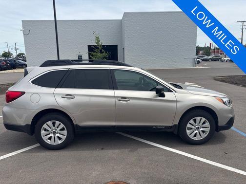 Gold 2017 Subaru Outback 2.5i