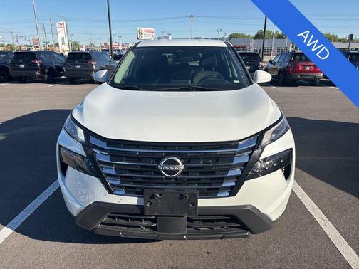 Everest White Pearl 2024 Nissan Rogue SV