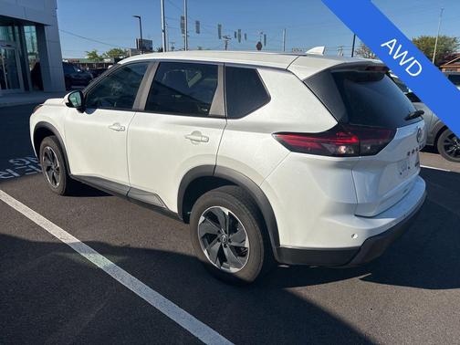Everest White Pearl 2024 Nissan Rogue SV