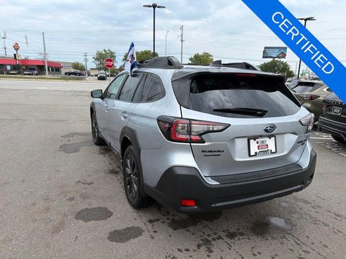 Ice Silver Metallic 2025 Subaru Outback Onyx Edition XT