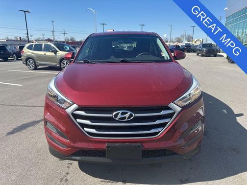 Gemstone Red 2018 Hyundai TUCSON SE