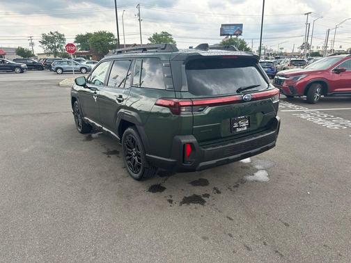 Deep Emerald Green Pearl 2026 Subaru Outback Limited XT