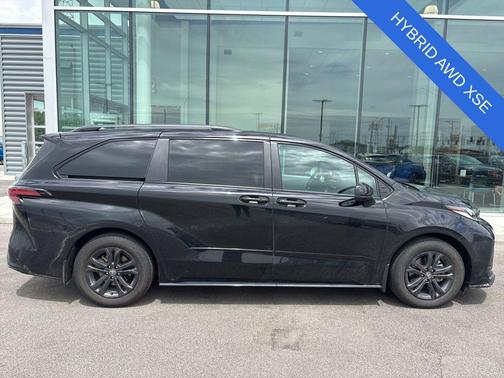 Midnight Black Metallic 2026 Toyota Sienna XSE 7 Passenger