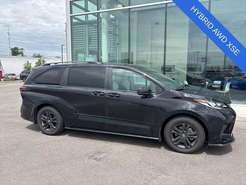 Midnight Black Metallic 2026 Toyota Sienna XSE 7 Passenger