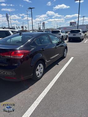 Aurora Black Pearl 2018 Kia Forte LX
