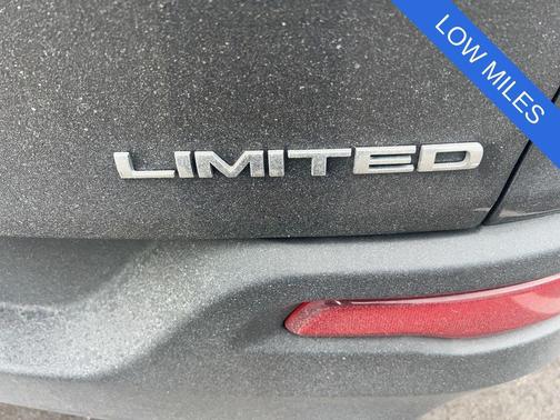 Granite Crystal Metallic Clearcoat 2015 Jeep Cherokee Limited