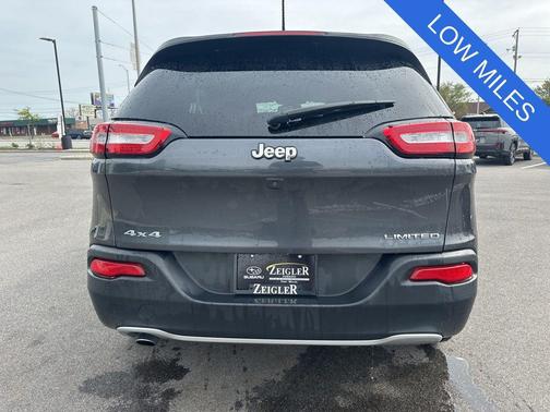 Granite Crystal Metallic Clearcoat 2015 Jeep Cherokee Limited