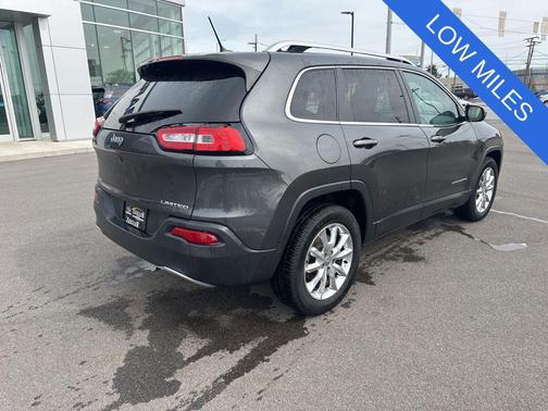 Granite Crystal Metallic Clearcoat 2015 Jeep Cherokee Limited