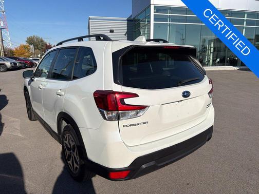Crystal White Pearl 2023 Subaru Forester Premium