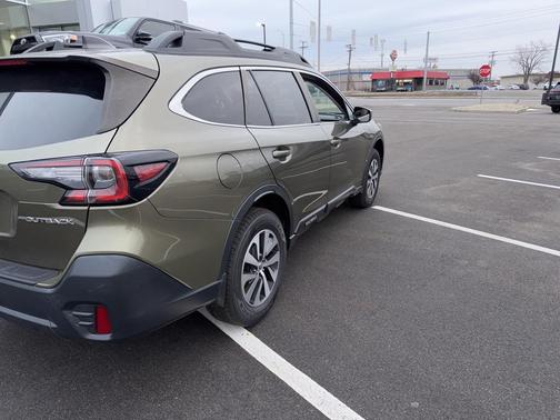 2022 Subaru Outback Premium