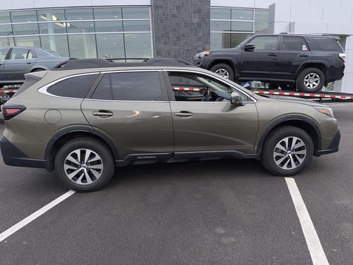 2022 Subaru Outback Premium