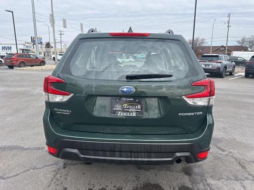 2023 Subaru Forester Base