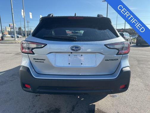 Ice Silver Metallic 2023 Subaru Outback Onyx Edition