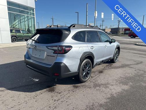Ice Silver Metallic 2023 Subaru Outback Onyx Edition
