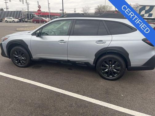 Ice Silver Metallic 2023 Subaru Outback Onyx Edition