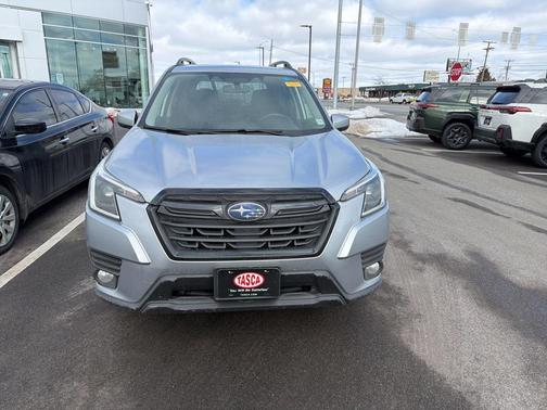 2022 Subaru Forester Premium