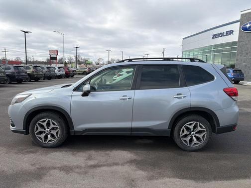 2022 Subaru Forester Premium