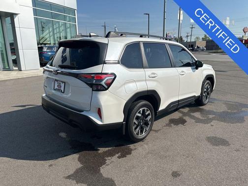 Crystal White Pearl 2025 Subaru Forester Premium