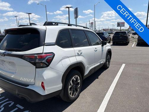 Crystal White Pearl 2025 Subaru Forester Premium