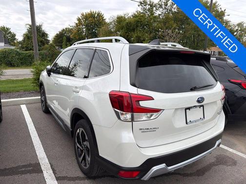 Crystal White Pearl 2024 Subaru Forester Touring