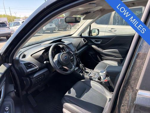 Crystal Black Silica 2019 Subaru Forester Limited