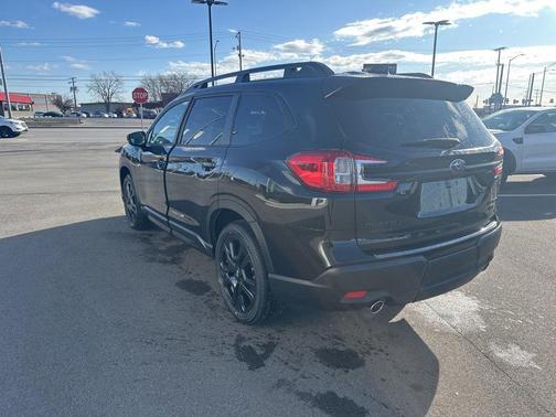 Crystal Black Silica 2026 Subaru Ascent Onyx Edition Touring 7-Passenger