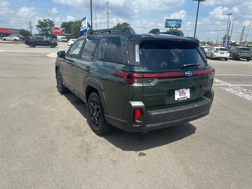 Deep Emerald Green Pearl 2026 Subaru Outback Limited
