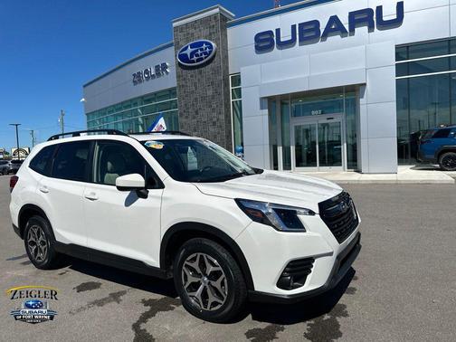 Crystal White Pearl 2022 Subaru Forester Premium