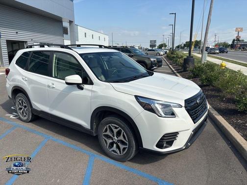 Crystal White Pearl 2022 Subaru Forester Premium