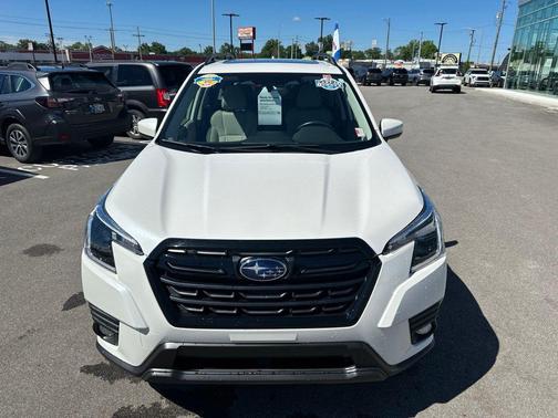 Crystal White Pearl 2022 Subaru Forester Premium