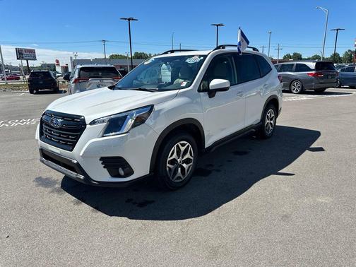 Crystal White Pearl 2022 Subaru Forester Premium