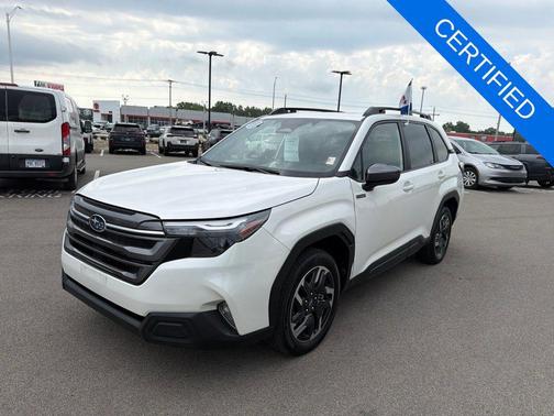 Crystal White Pearl 2025 Subaru Forester Hybrid Premium