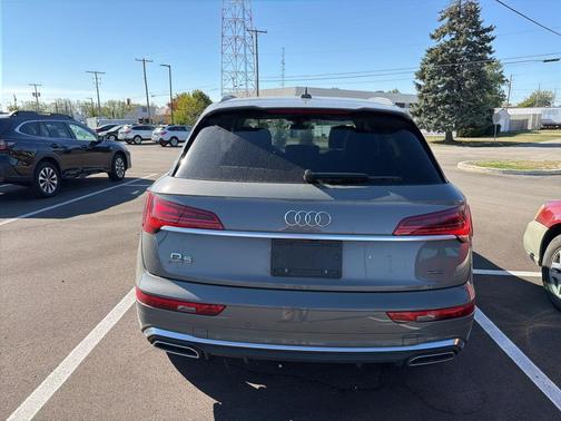 2023 Audi Q5 45 S line Premium Plus