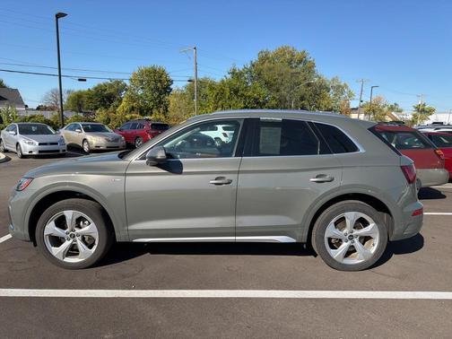 2023 Audi Q5 45 S line Premium Plus