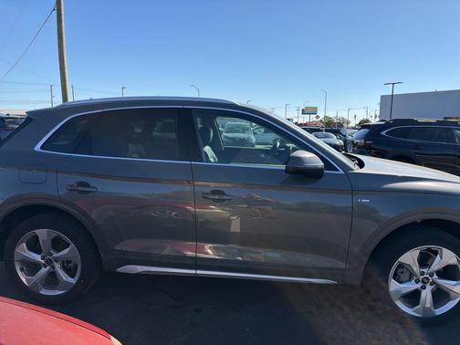 2023 Audi Q5 45 S line Premium Plus