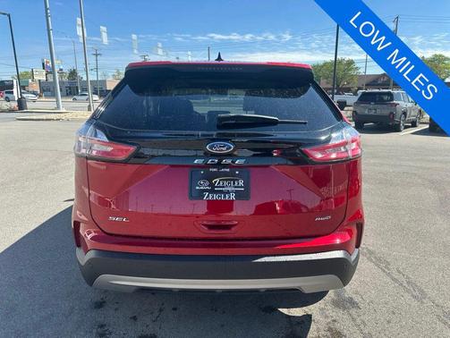 Red Metallic 2022 Ford Edge SEL