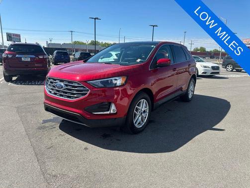Red Metallic 2022 Ford Edge SEL