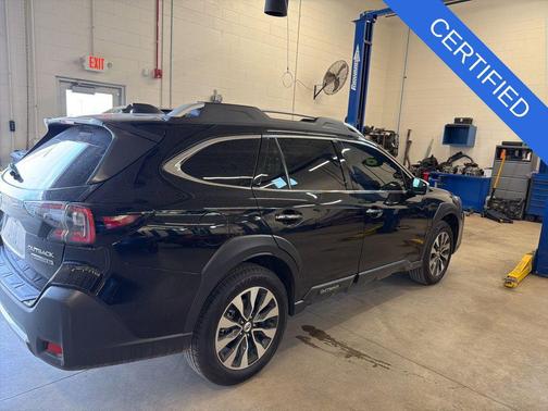 Crystal Black Silica 2025 Subaru Outback Touring XT