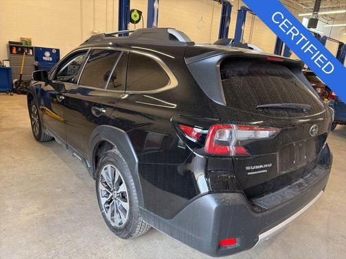 Crystal Black Silica 2025 Subaru Outback Touring XT