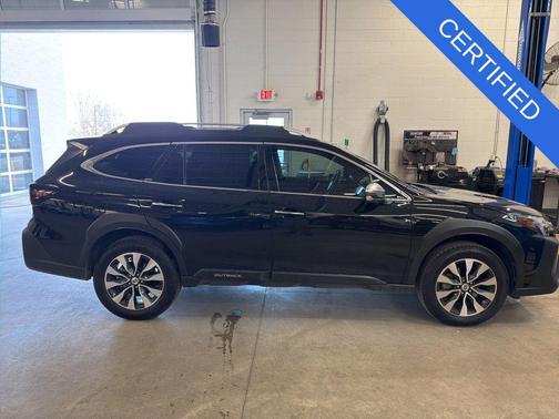 Crystal Black Silica 2025 Subaru Outback Touring XT