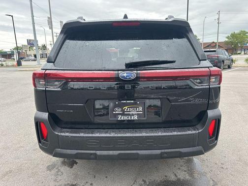 Crystal Black Silica 2026 Subaru Outback Premium