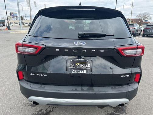 Black Metallic 2025 Ford Escape Active